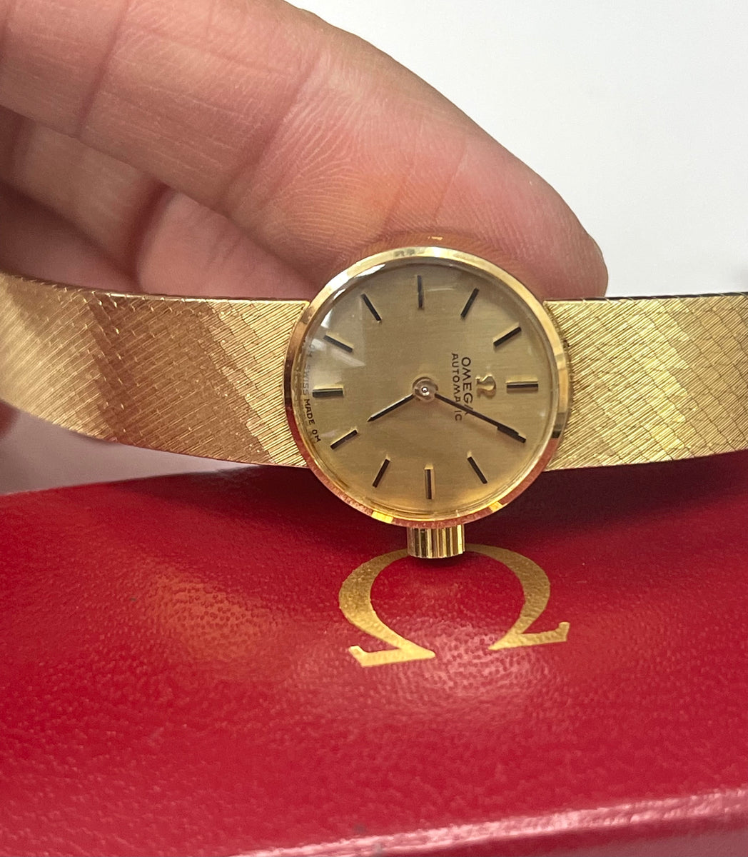 OMEGA Vintage Yellow Gold Watch 29.65 Grams 14Kt NGDC.LA OMEGA Vintage Yellow Gold Watch 29.65 Grams 14Kt NGDC.LA