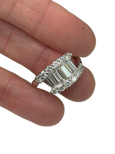 Baguettes and Round Charm Diamond Ring 18kt White Gold