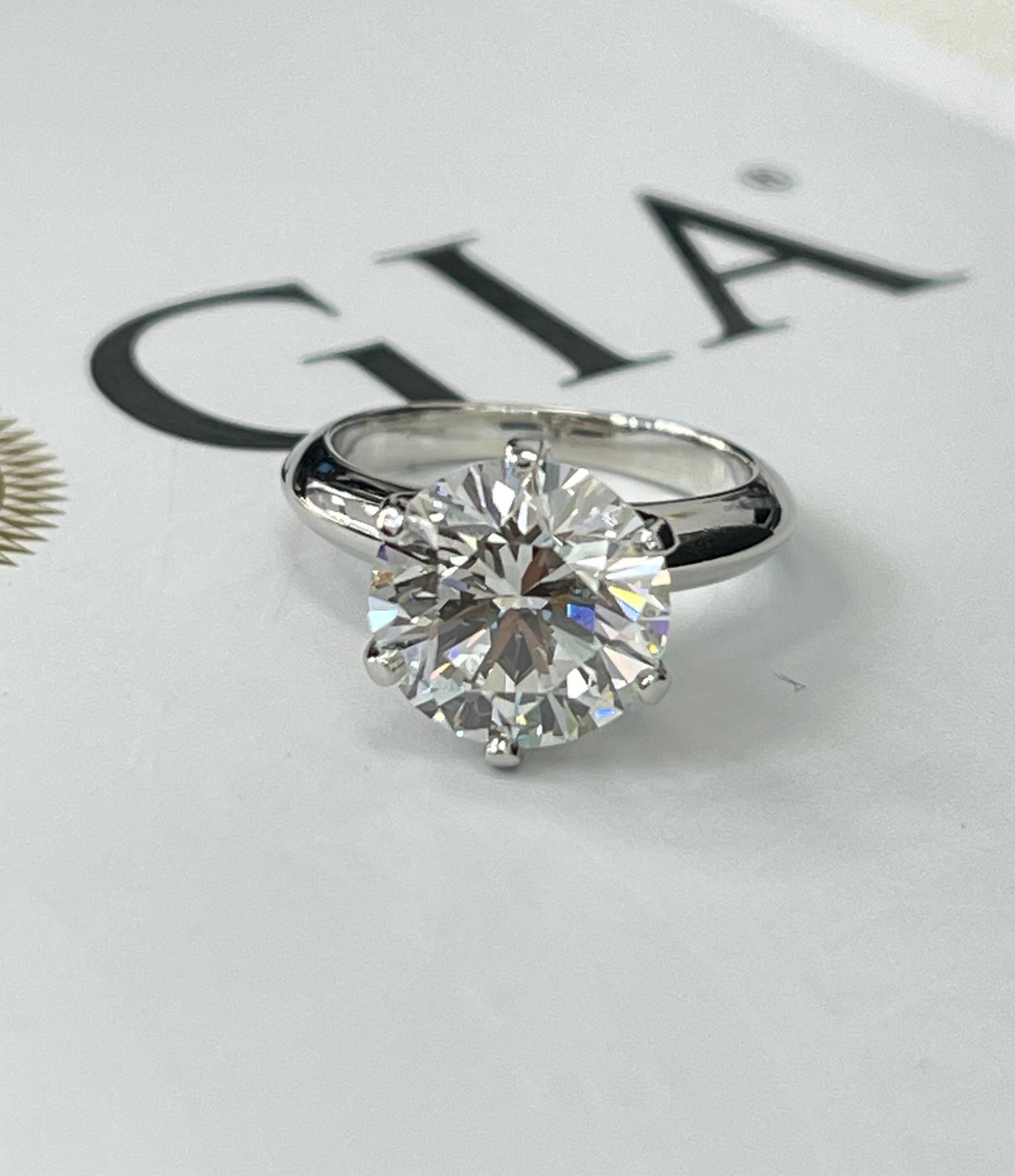 Tiffany & Co. Round Brilliants Engagement Ring 3.28cts G-VS1 Platinum –