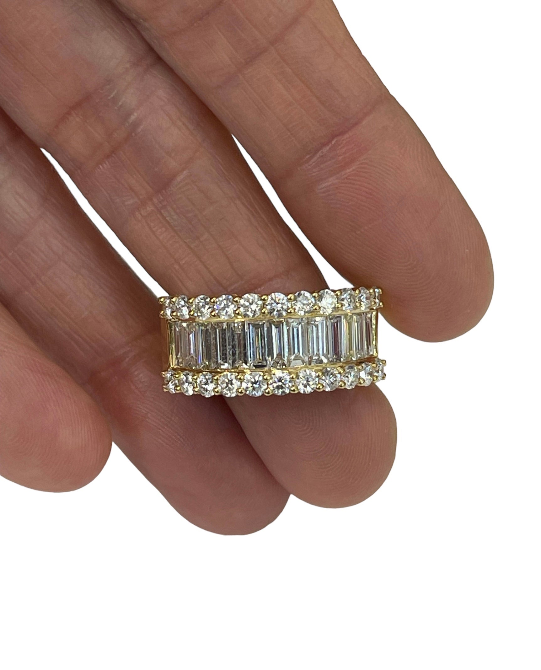 Baguettes and Round Brilliant Wide Diamond Band Yellow Gold 18kt