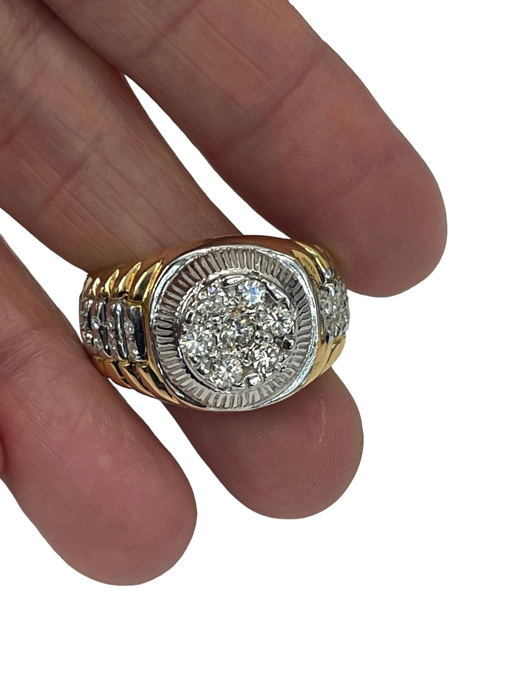 Mens round Brilliant Signet Diamond Ring Band Yellow Gold 18kt