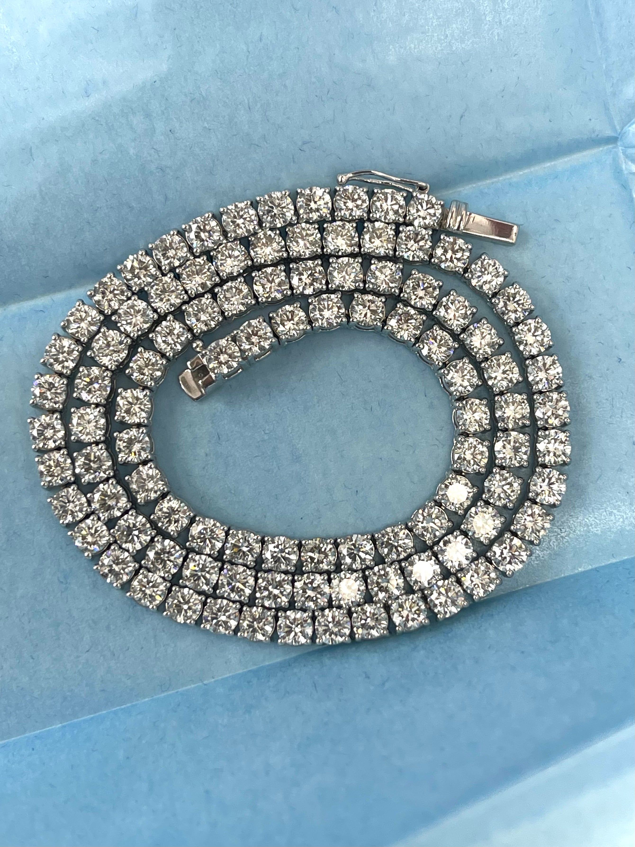 Round Brilliant Tennis Necklace Chain Straight Line 18kt White Gold