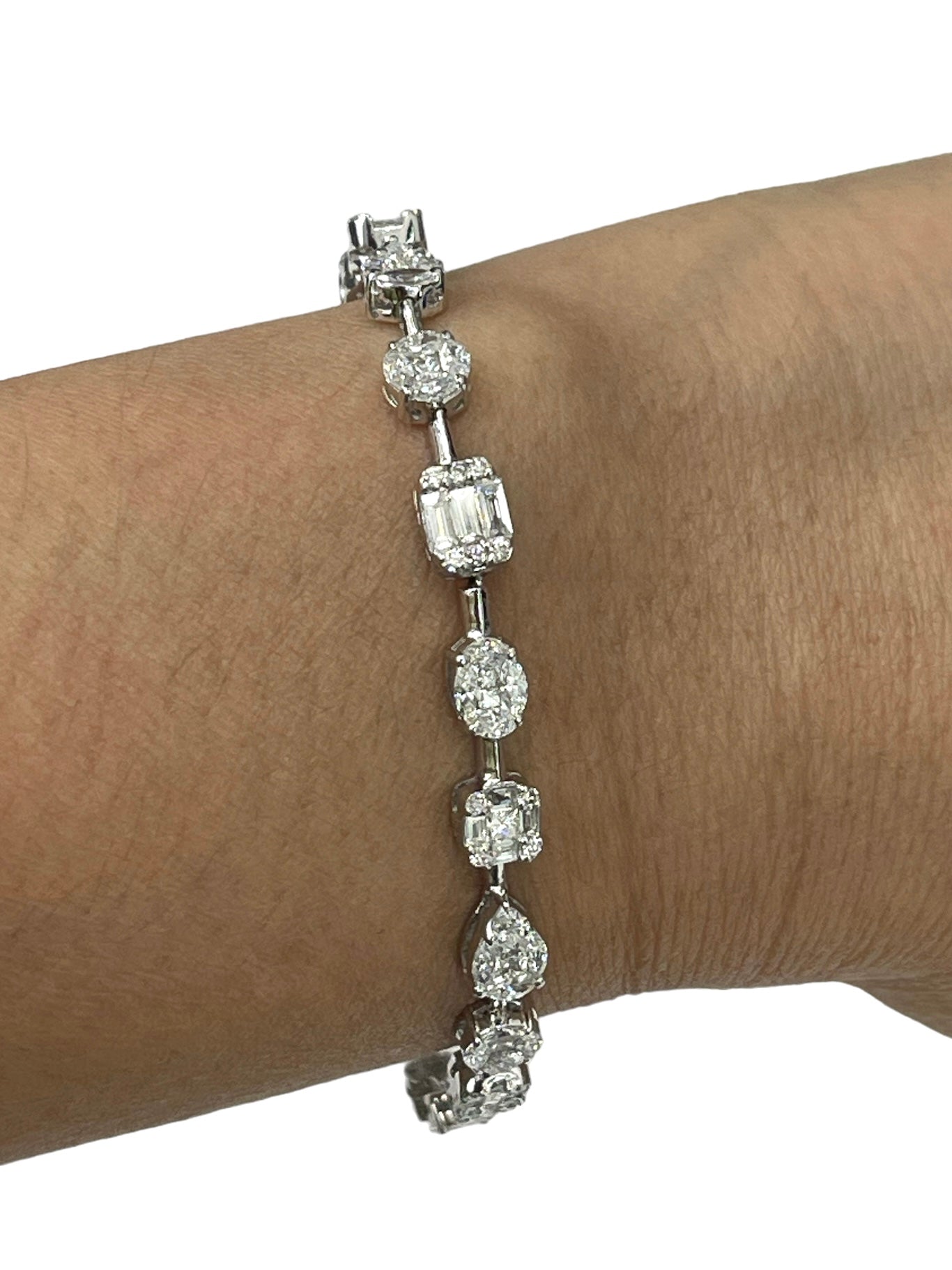 More illusion diamonds 💎 This pear illusion diamond tennis bracelet is the  show- stopping piece you have been searching for! 🤩 | Instagram