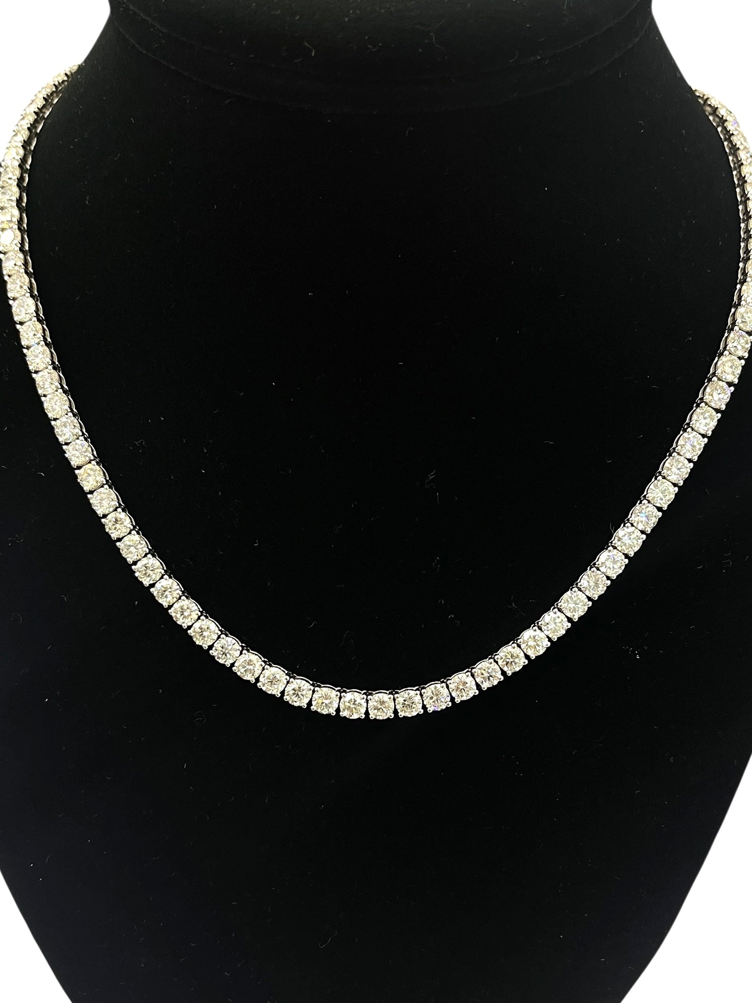 Round Brilliant Tennis Necklace Chain Straight Line 18kt White Gold