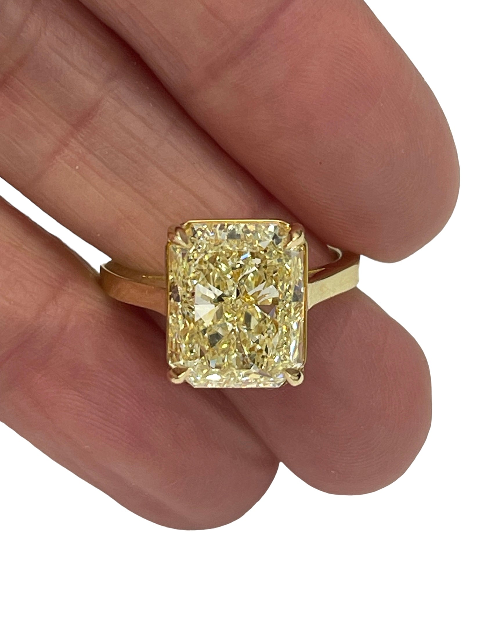 Radiant Cut Fancy Yellow Internally Flawless GIA Diamond RIng Yellow Gold 18kt