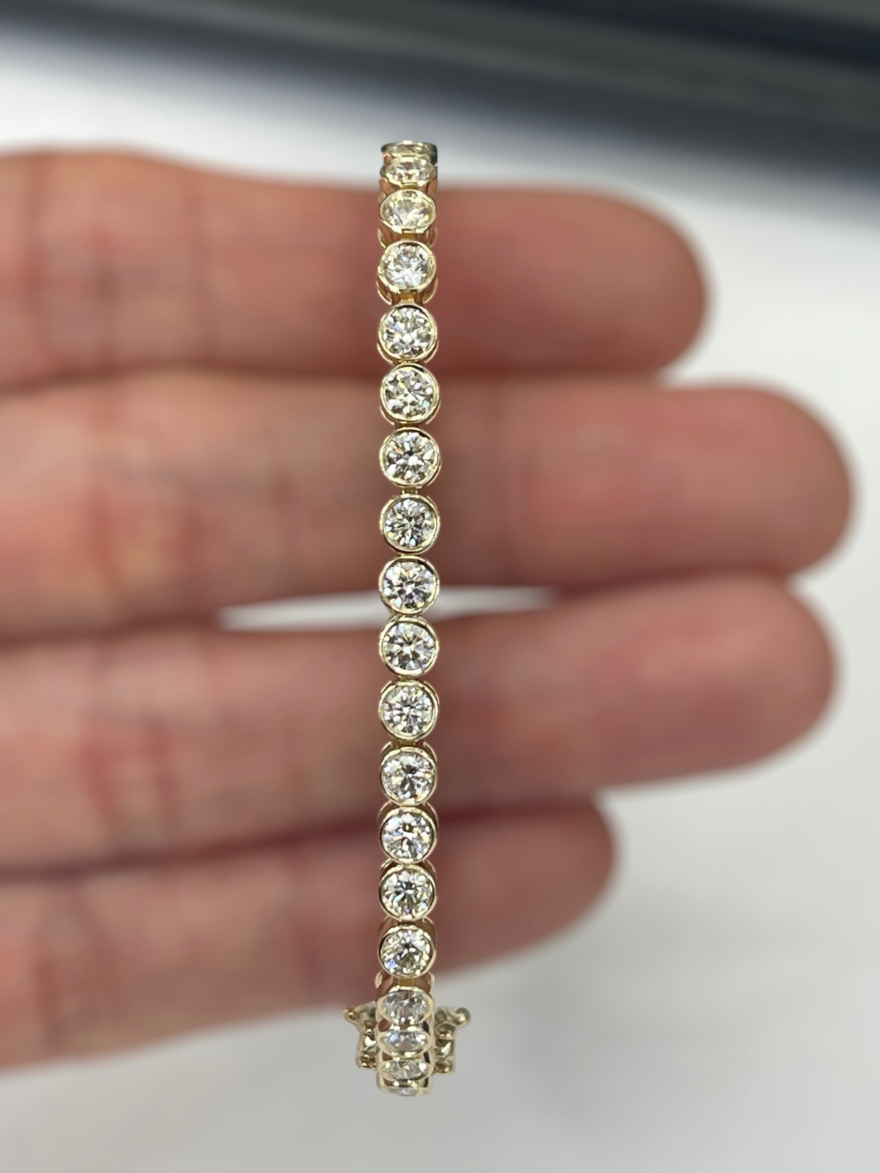Round Brilliant Diamond Tennis Bracelet Bezel Setting 14kt Yellow Gold