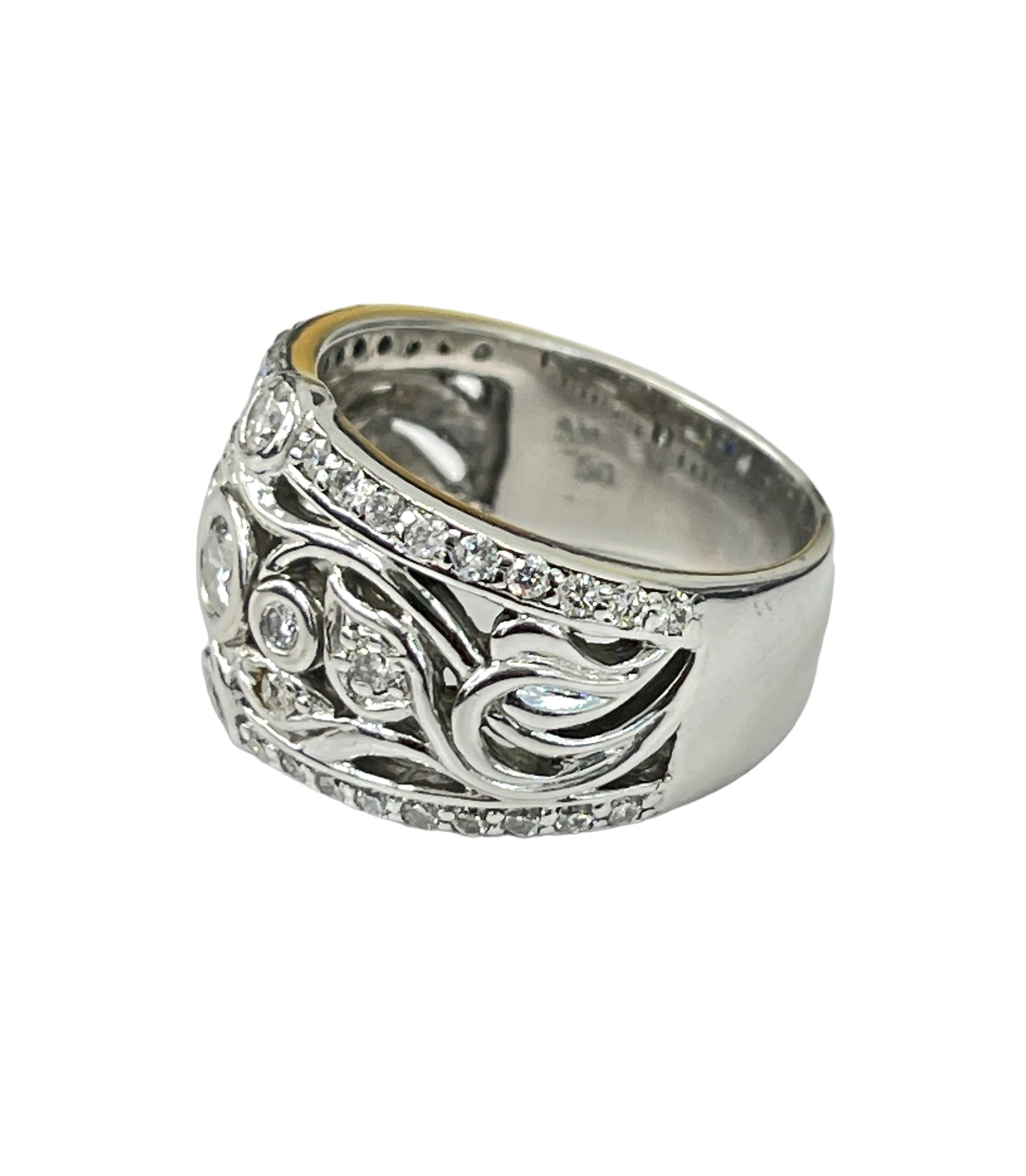 Classic Inspired Floral Diamond Ring White Gold 14kt