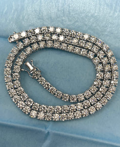 Round Brilliants Diamond Tennis Line Necklace 24.84 Carats White Gold