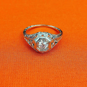 Antique Art Deco Diamond Wedding Engagement Ring Circa 1940's 0.25 Carat E SI1