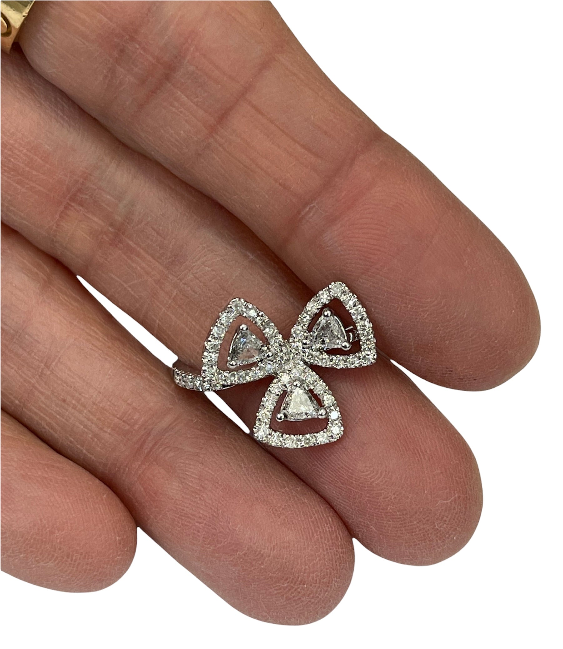 Flower Trillion Diamond Ring White Gold 14kt