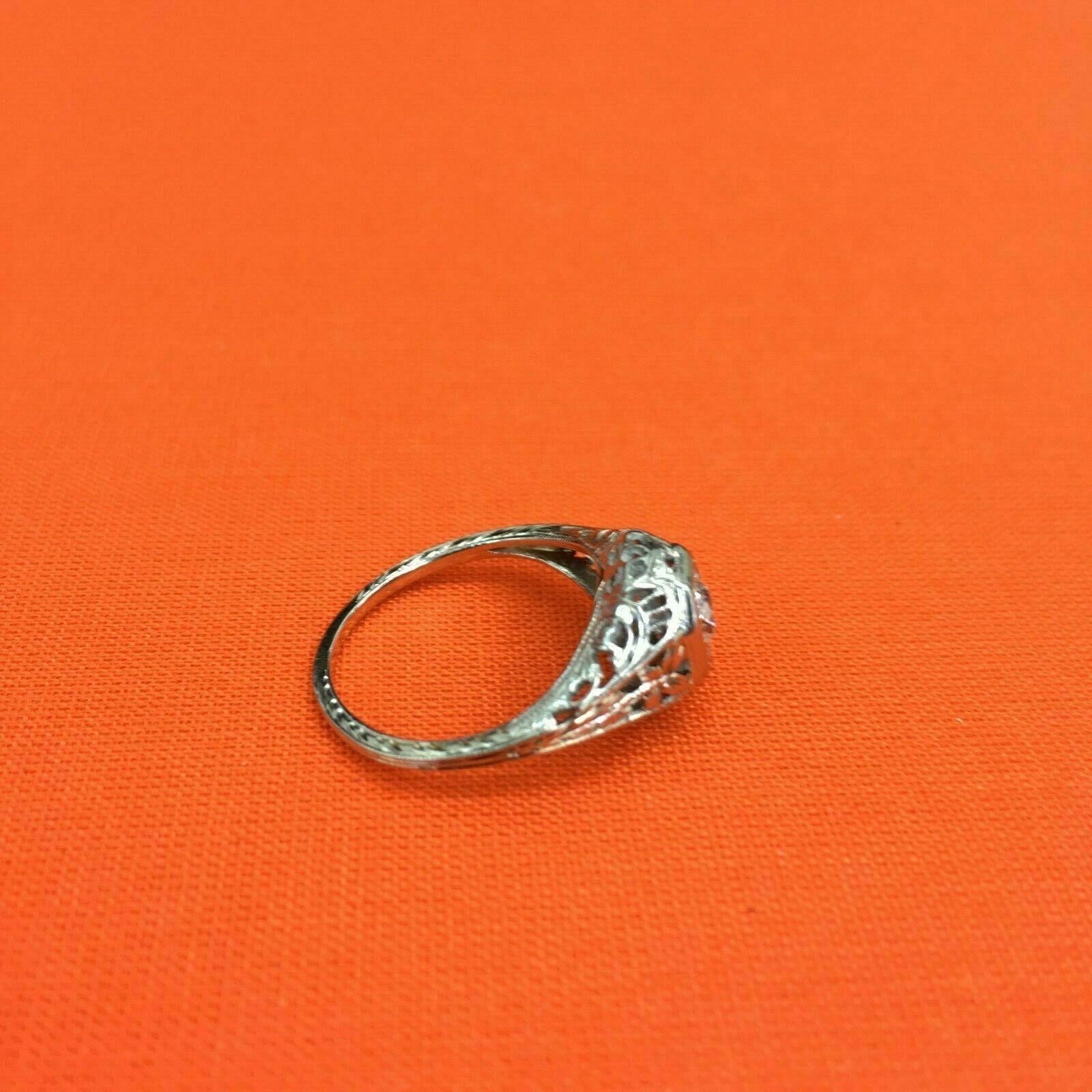 Antique Art Deco Diamond Wedding Engagement Ring Circa 1940's 0.25 Carat E SI1