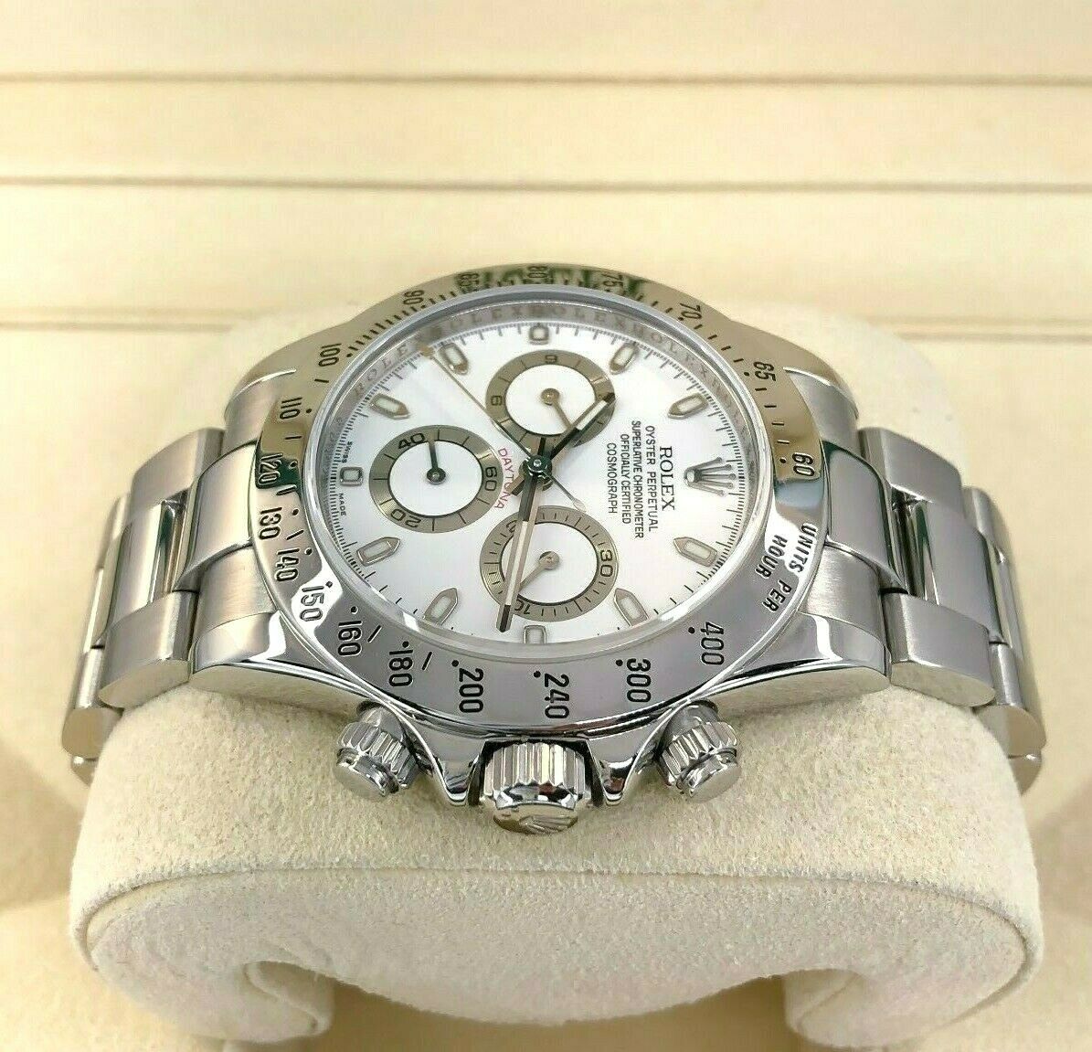 Rolex Cosmograph Daytona 40mm Stainless Steel Watch Ref 116520 Box & Papers