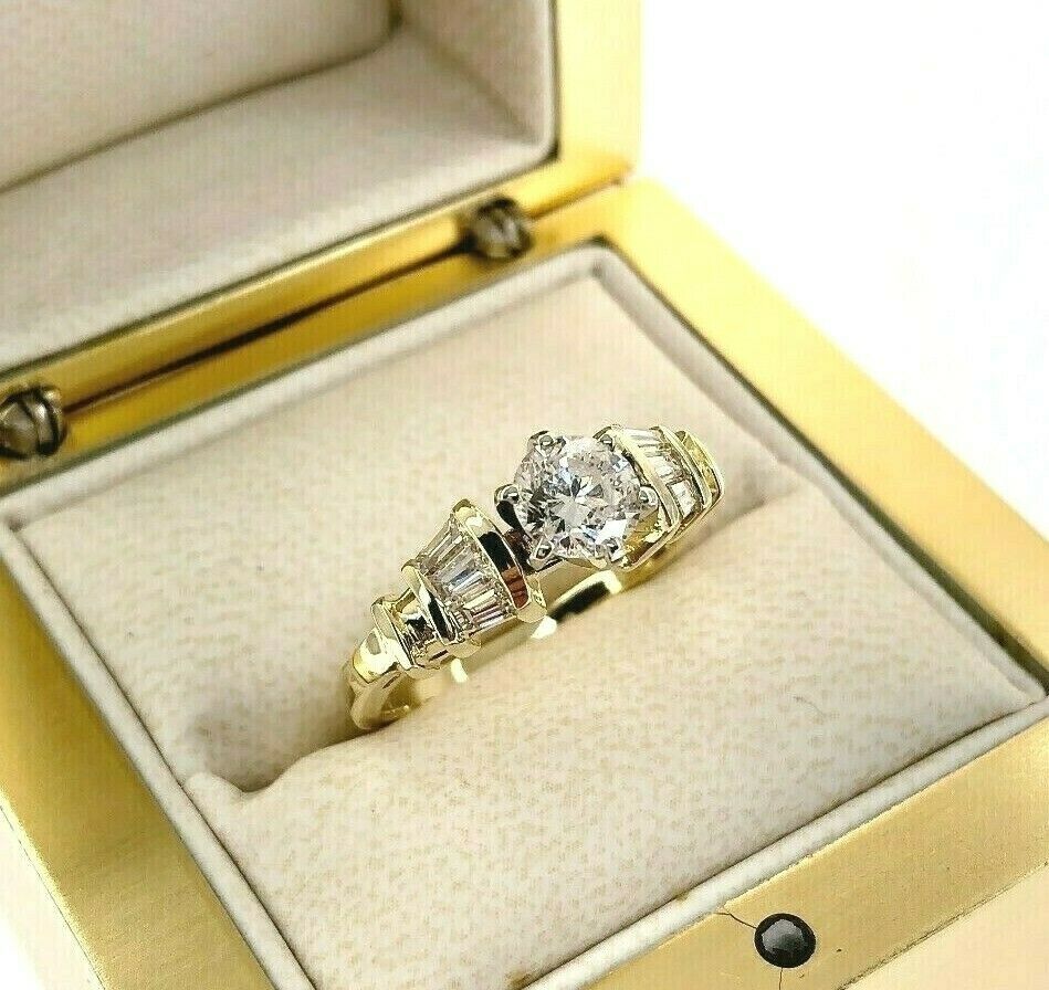1.02 Carats t.w. Diamond Wedding/Engagement Ring 14K Gold 0.66 Carat Center