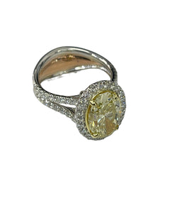 Oval Brilliant Fancy Yellow Diamond Engagement Ring 18kt