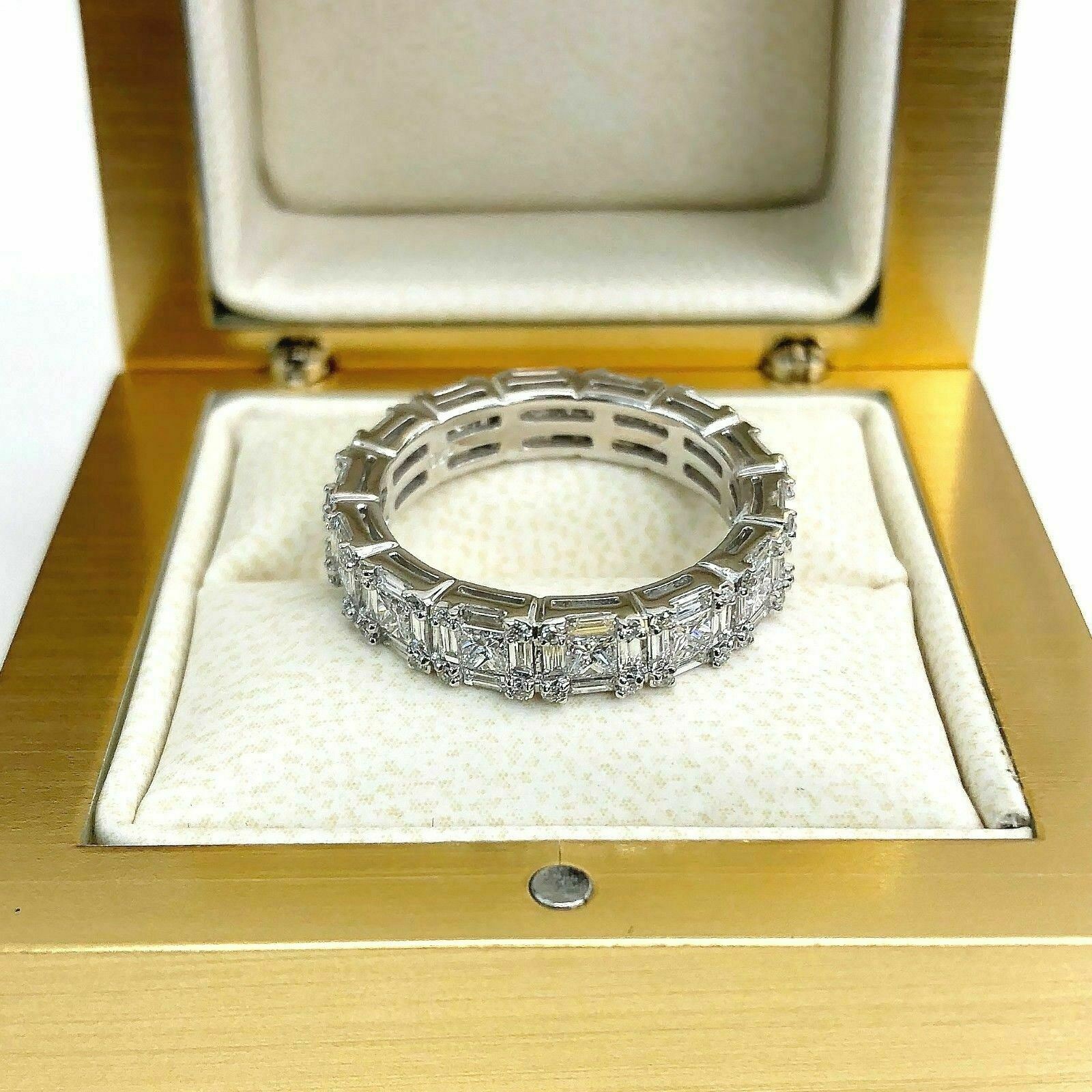 2.25 Carats Diamond Eternity Anniversary/Wedding Ring 18K Gold G VS Diamonds