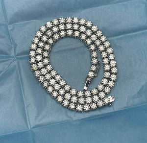 Round Brilliants Diamond Tennis Necklace 19.58 Carats White Gold
