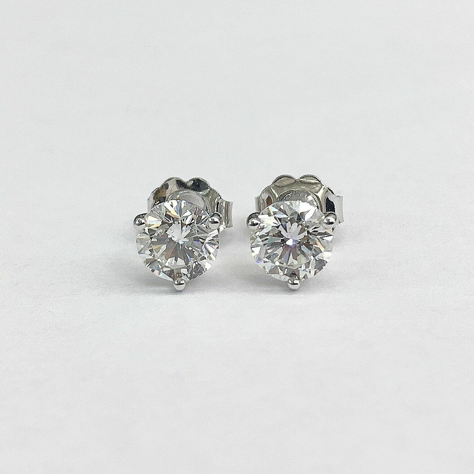 1.43 Carats t.w. Diamond Stud Earrings Egl USA G-H SI VS 14 KGold
