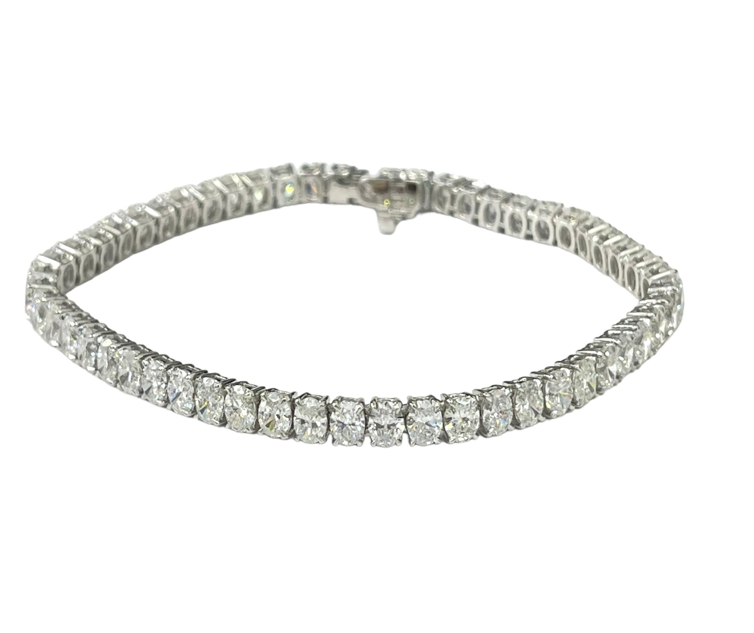 Oval Brilliants Diamond Tennis Bracelet White Gold 18kt