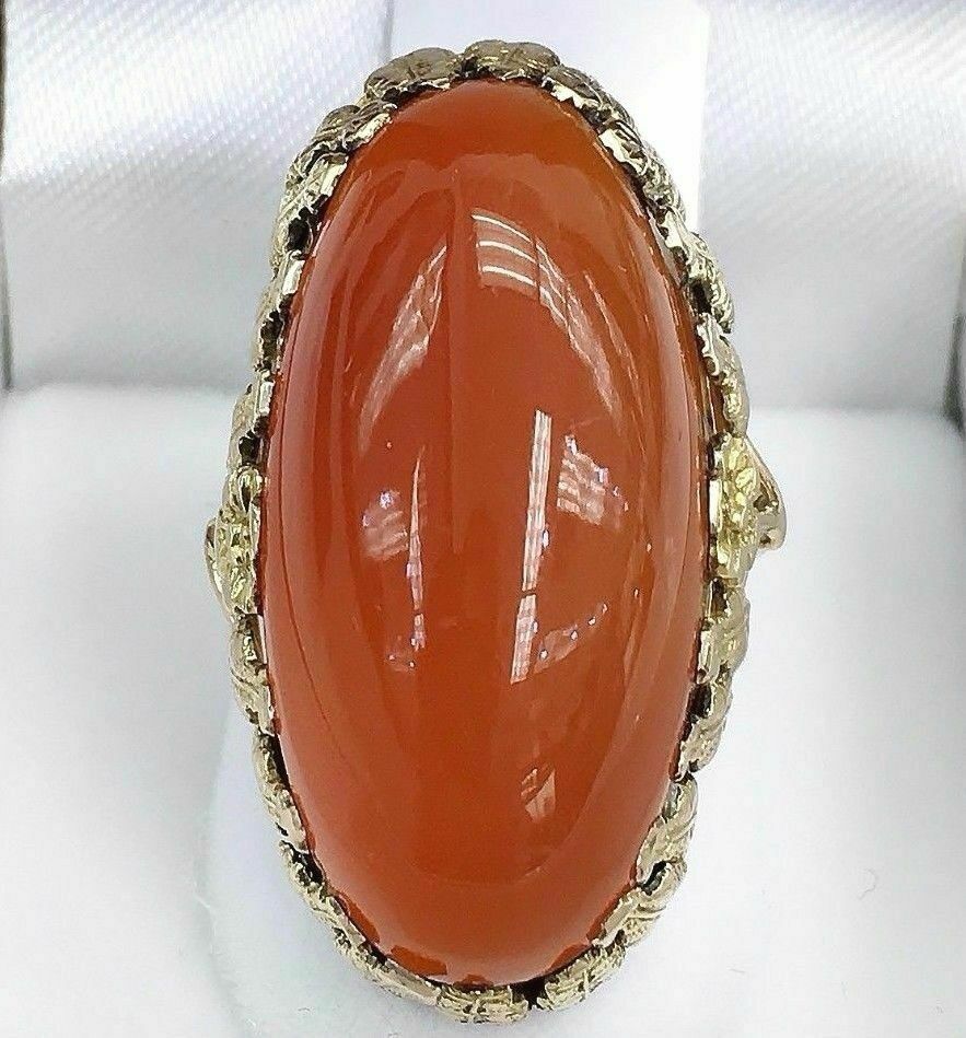 Vintage 20 Carats Agate Cocktail/Dinner Ring 14K Gold 1.30 Inch Length 1970's