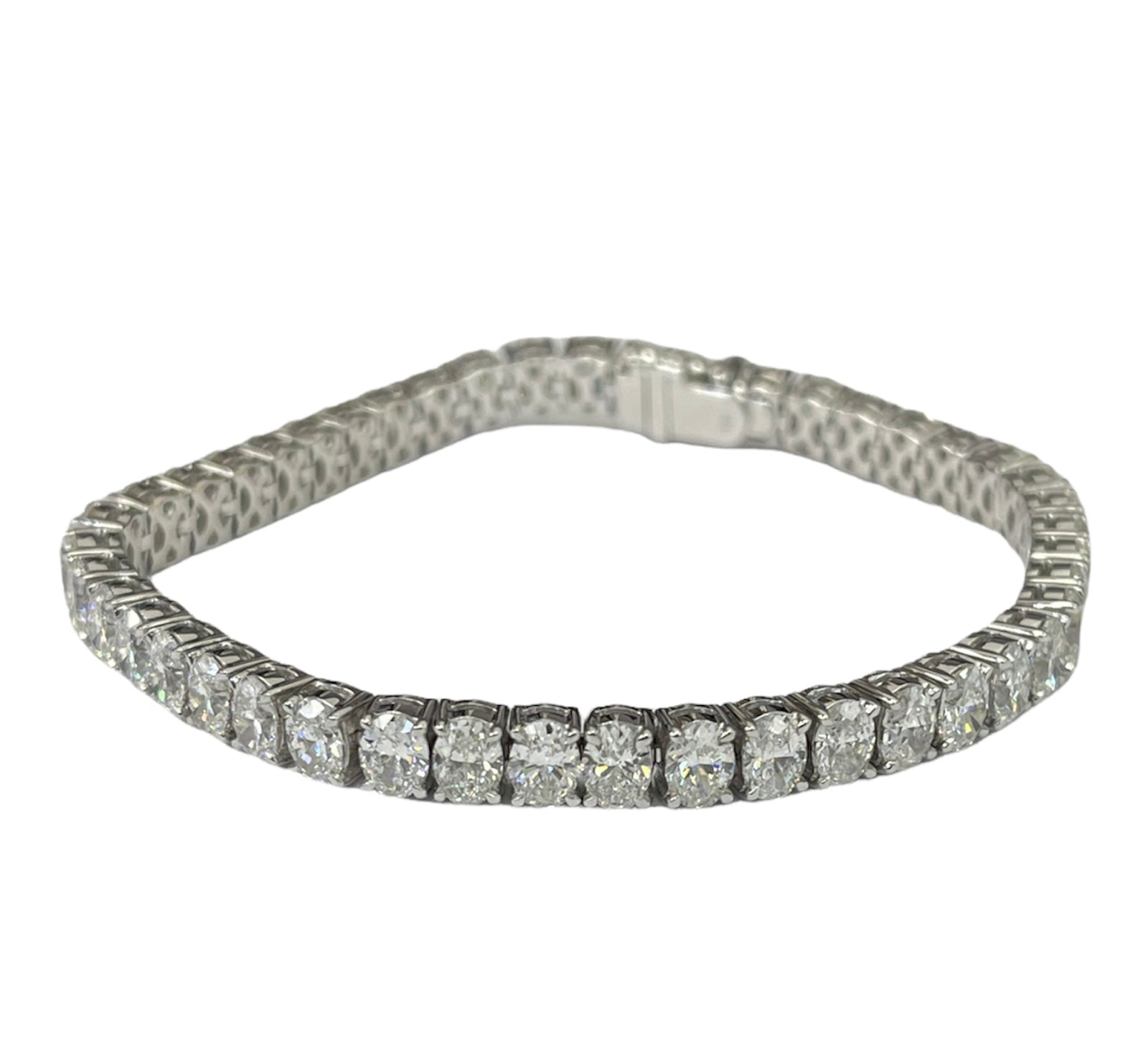 Oval Brilliants Tennis Diamond Bracelet 18kt White Gold