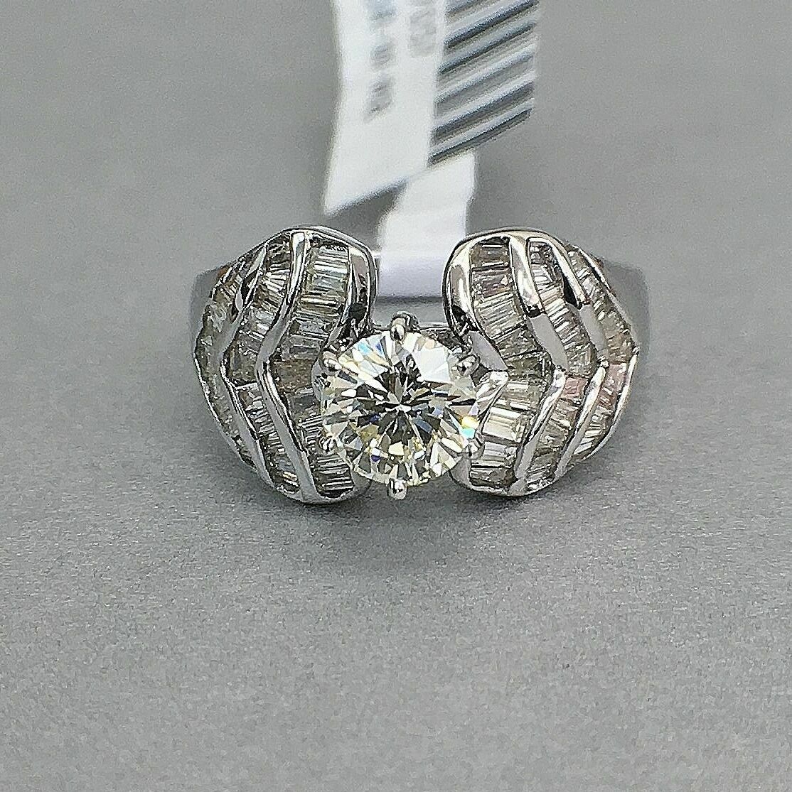 1.71 Carats t.w. Diamond Wedding/Engagement Ring 18K Gold 0.71 Carat Center