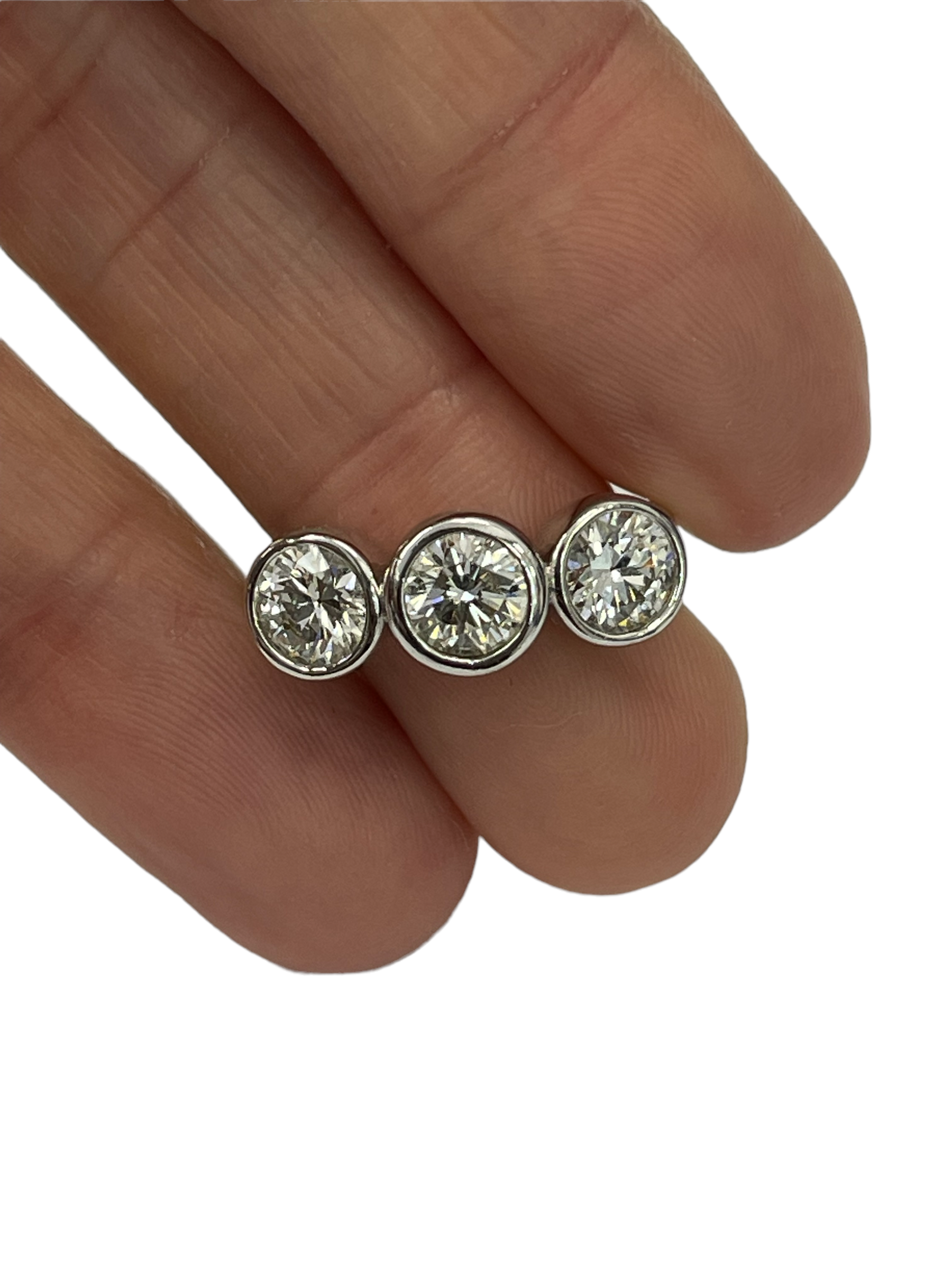 Three Stone Round Brilliant Bezel Diamond Ring White Gold 14kt