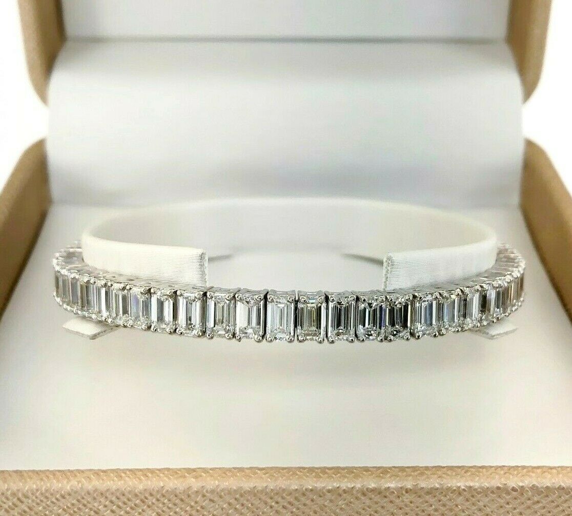 14.09 Carats t.w. Emerald Cut Diamond Platinum Tennis Bracelet 59 H VS Diamonds