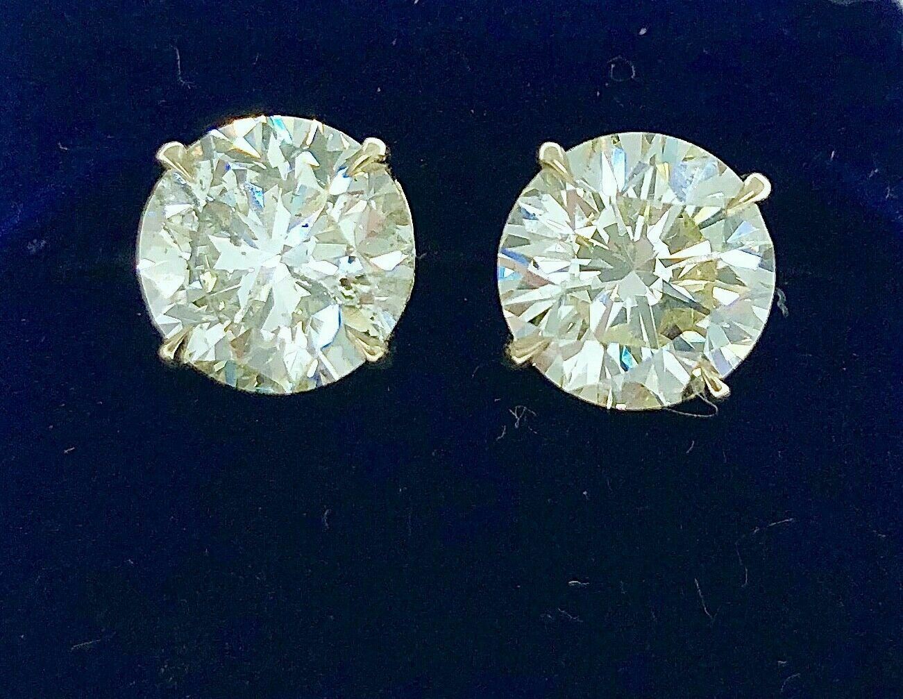 100% Natural off white 5.64 Carats t.w. Diamond SI1-2 Stud Earrings 14K Yellow