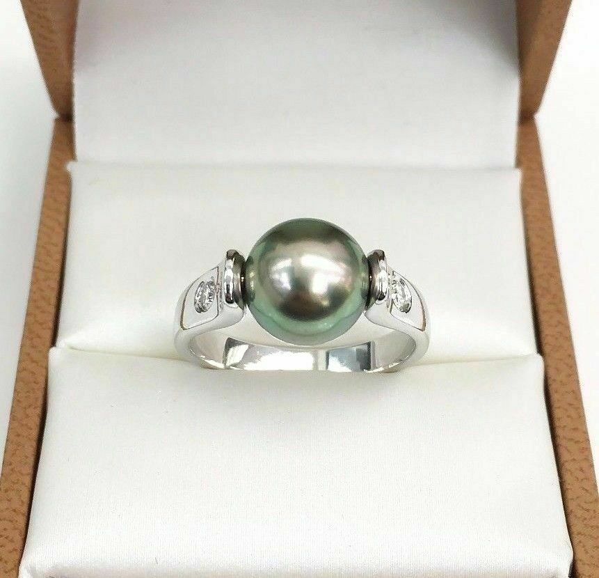 9 MM Cultured Pearl and 0.08 Carat Diamond Celebration/Anniversary Ring 18K Gold