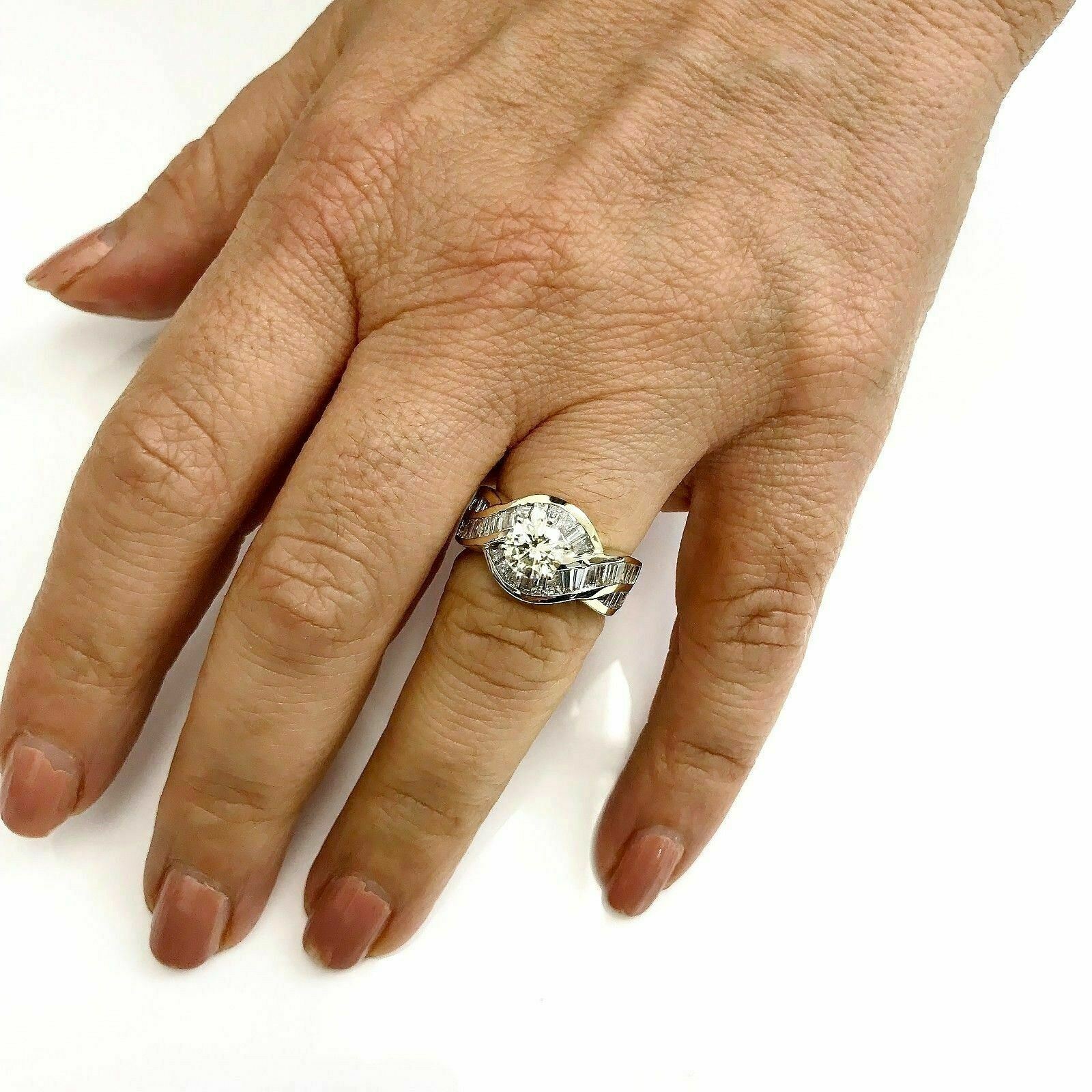 2.39 Carats t.w. Diamond Wedding/Engagement Ring 14K Gold 0.92 Carat Center