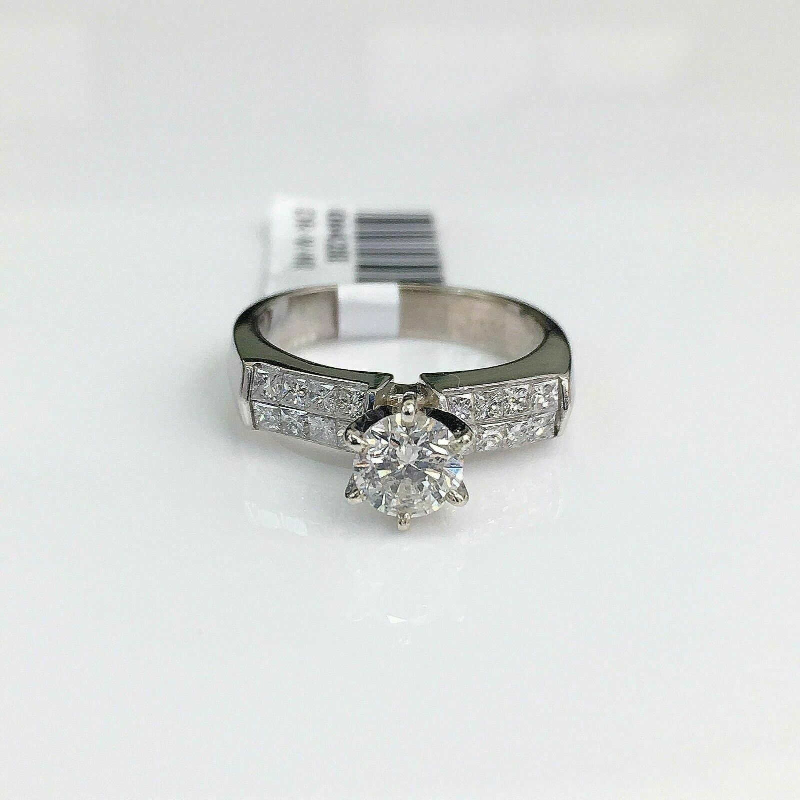 1.31 Carats t.w. Diamond Wedding/Engagement Ring 0.81 Carat Center Diamond 14K