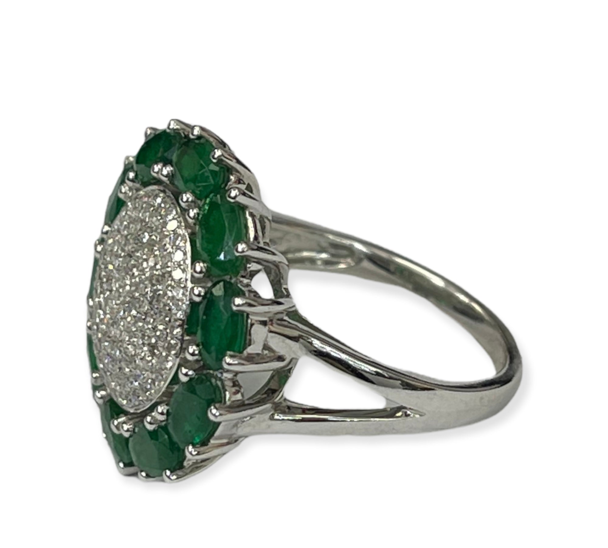Emerald Gem Flower Diamond Ring White Gold 14kt
