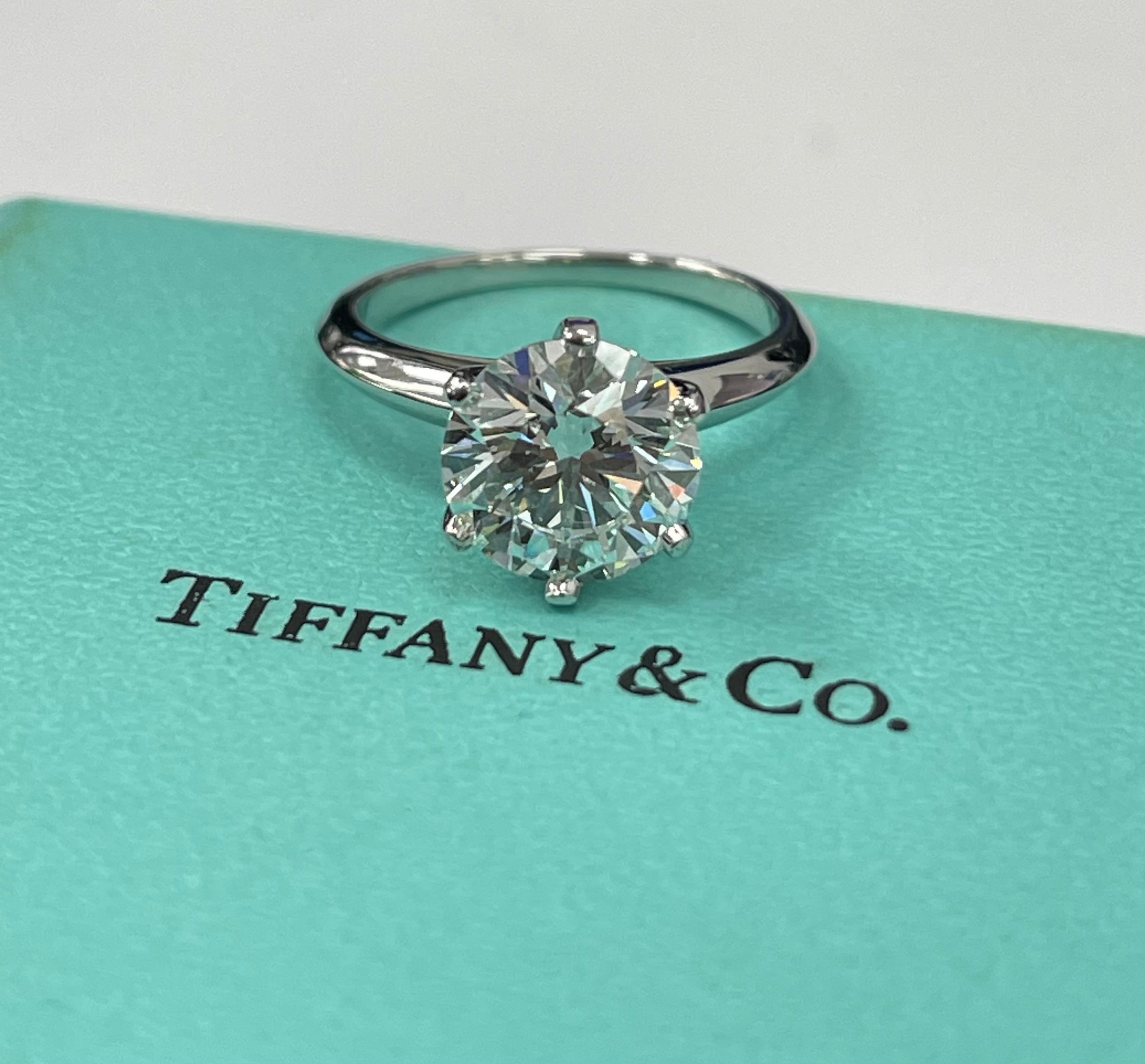 Tiffany & Co. Round Brilliants Engagement Ring 2.564cts G-VS1 Platinum
