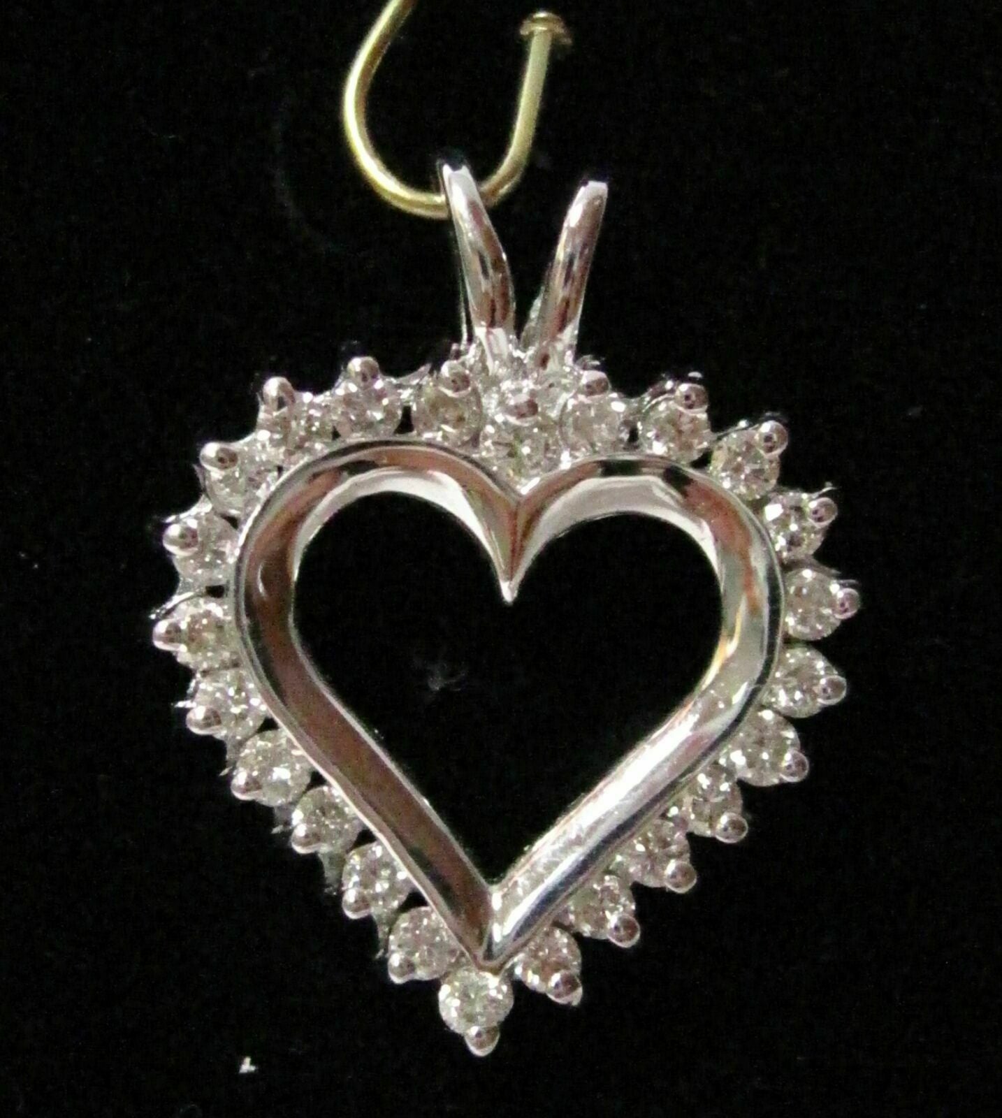 .55 TCW Natural Round Brilliant Diamond Heart Shape Pendant G VS2 14k White Gold