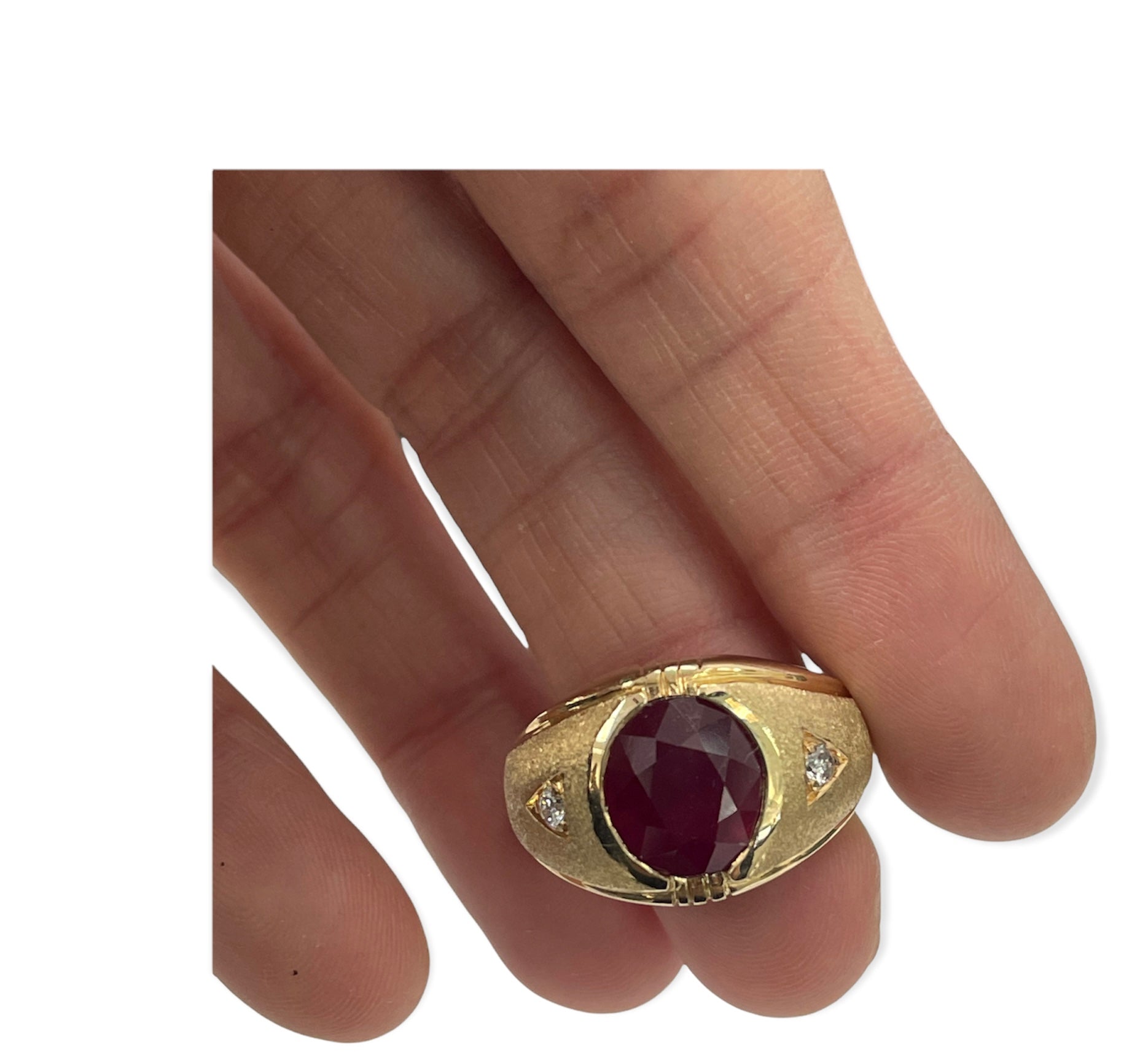 4.65 Carats Ruby Oval Gem Diamond Ring Yellow Gold 14kt Unisex
