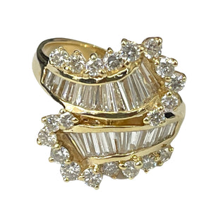 Baguettes and Round Brilliants Diamond Ring 2.70 Carats Yellow Gold