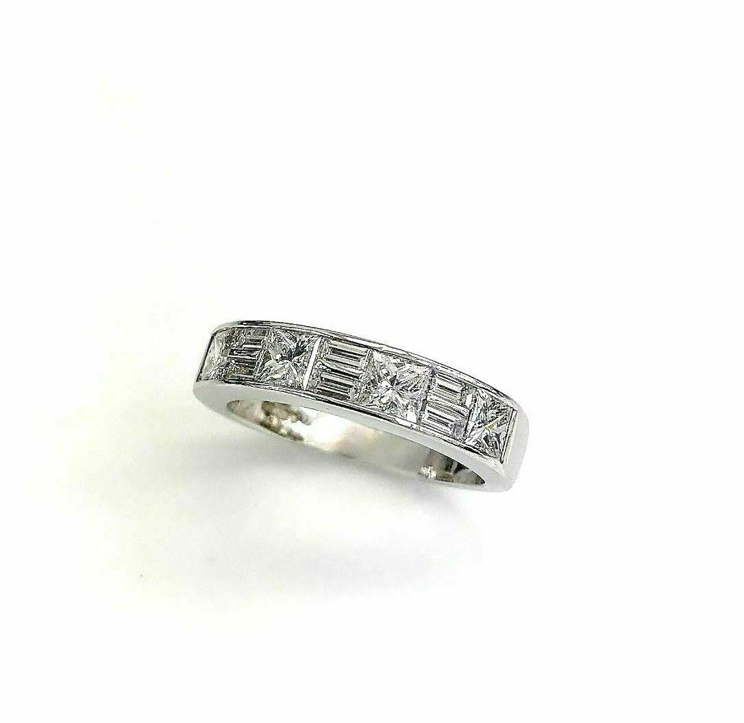 1.95 Carats t.w. Diamond Anniversary/Wedding Ring 18K Gold VS Diamonds Platinum