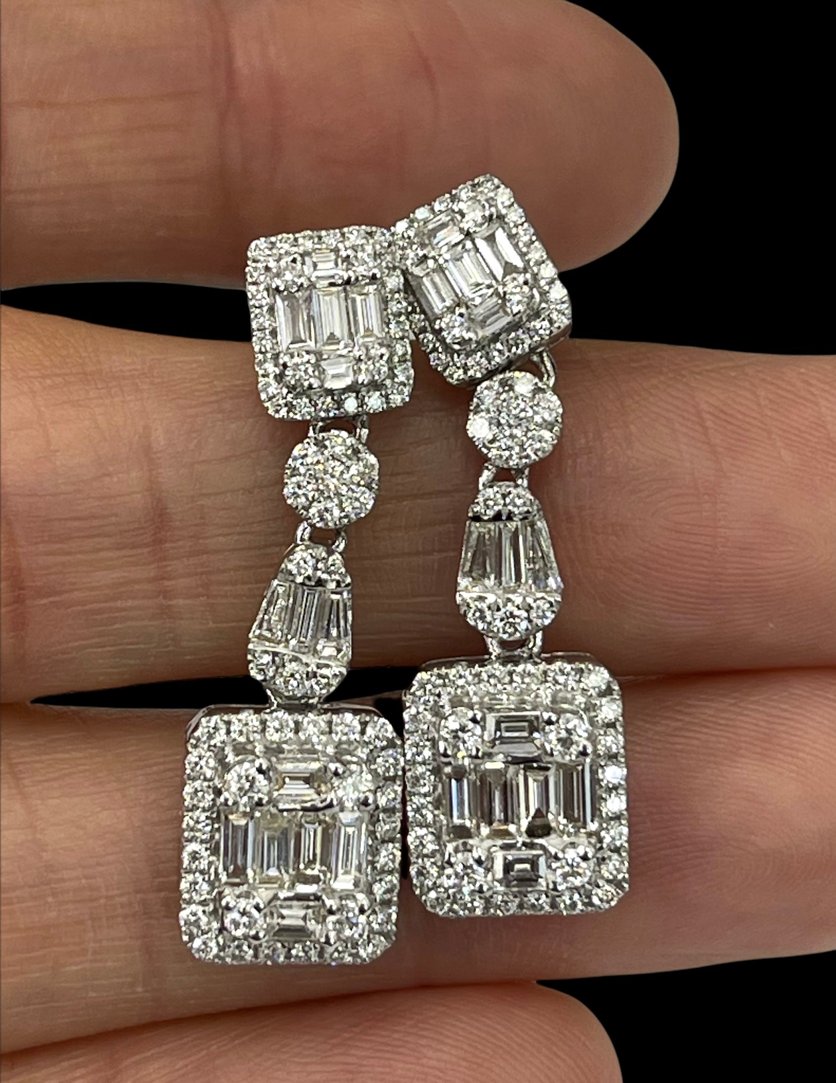 Baguettes And Round Brilliants Diamond Dangling Earrings White Gold