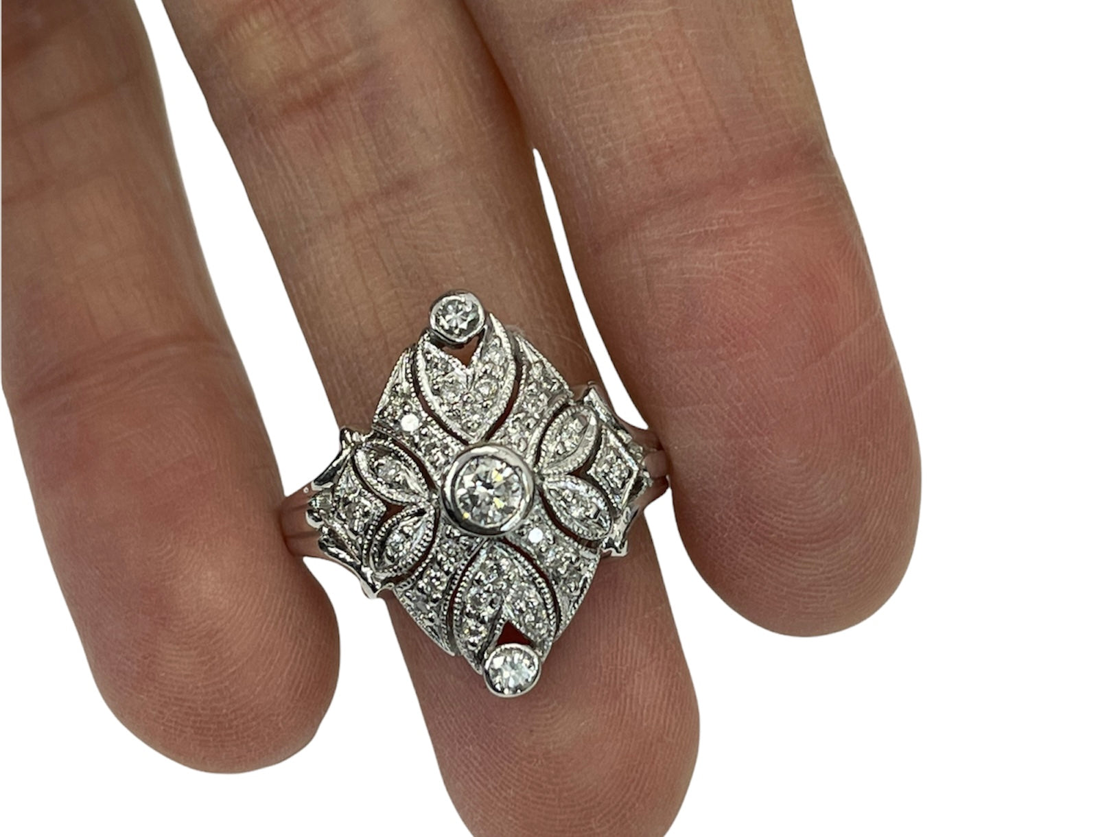 Art Deco Round Brilliants Diamond Ring Platinum
