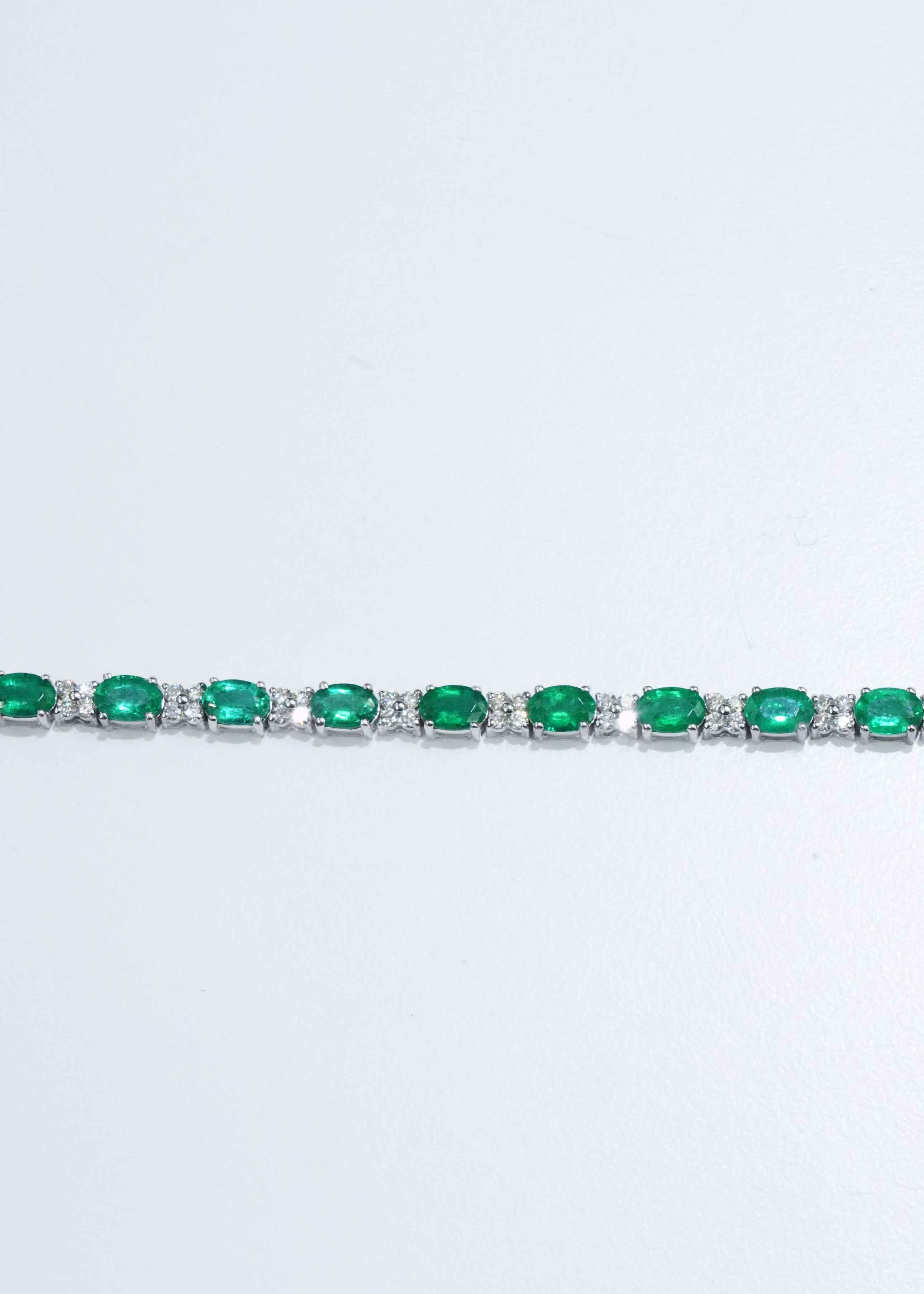 Emerald Bracelet 1.63 carat diamonds 8.45 carats Emerald 18k White gold